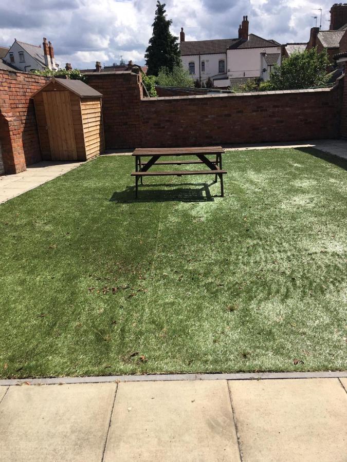 Large Ground Floor Pet Friendly 2 Bedroom Apartment With Free Parking Loughborough Exterior foto
